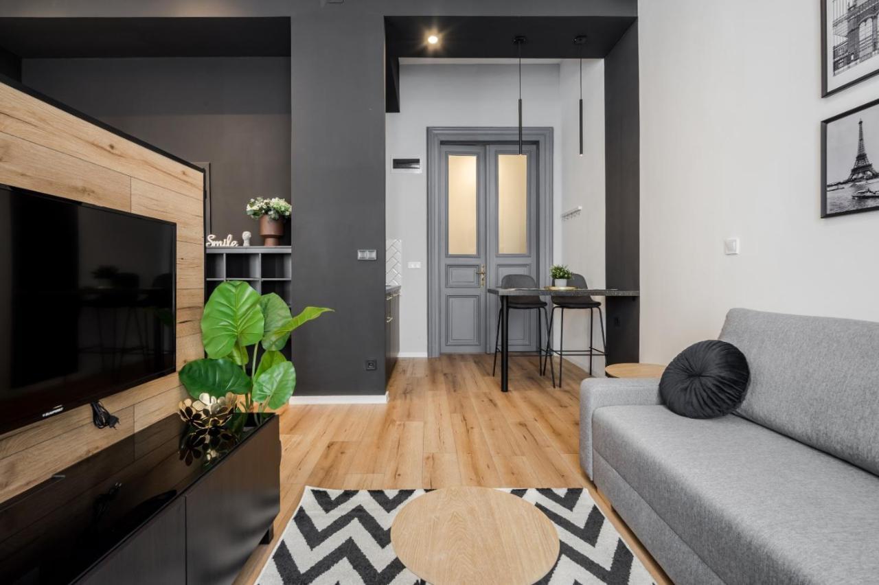 E32 - Oktogon Panorama Suite - Best Location - By Bqa Apartament Budapesta
