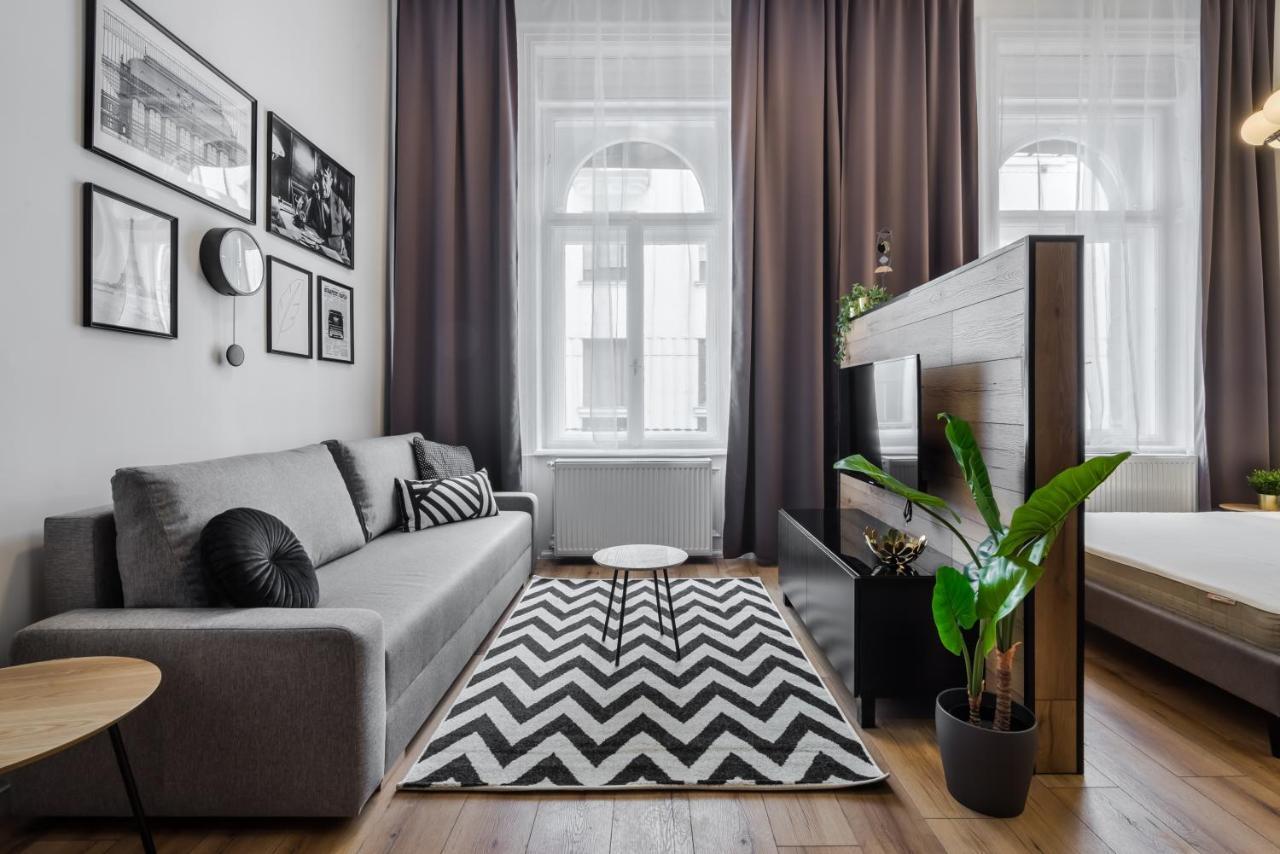 E32 - Oktogon Panorama Suite - Best Location - By Bqa * Budapesta