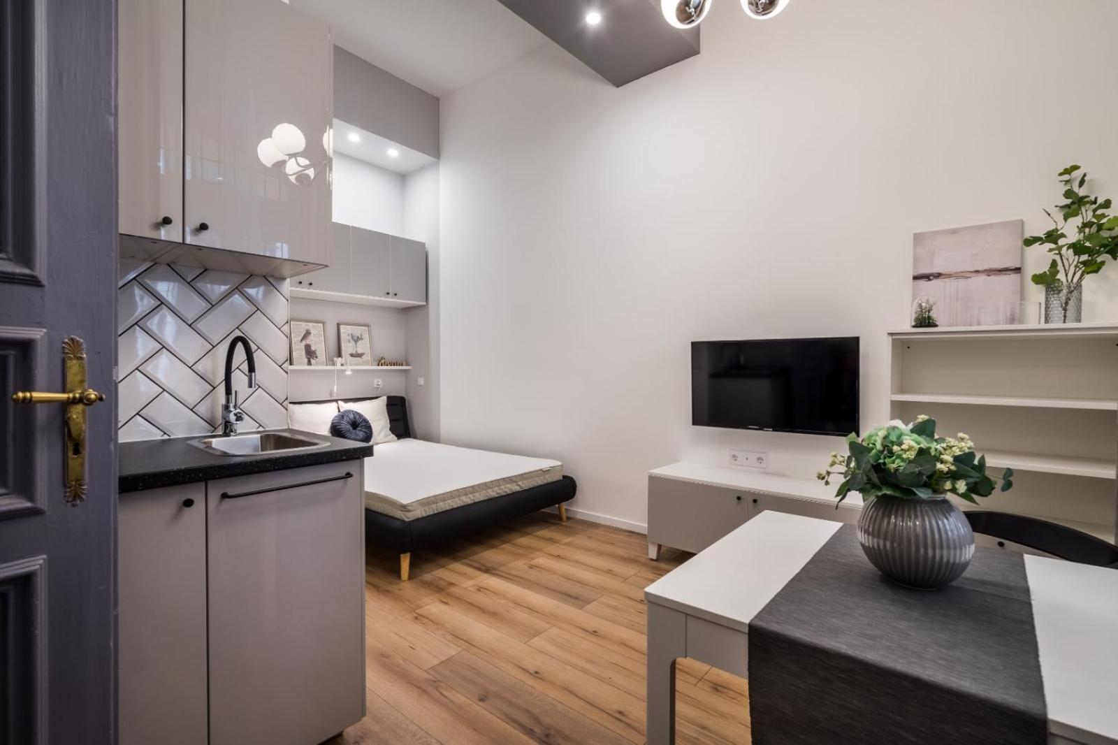E32 - Oktogon Panorama Suite - Best Location - By Bqa * Budapesta