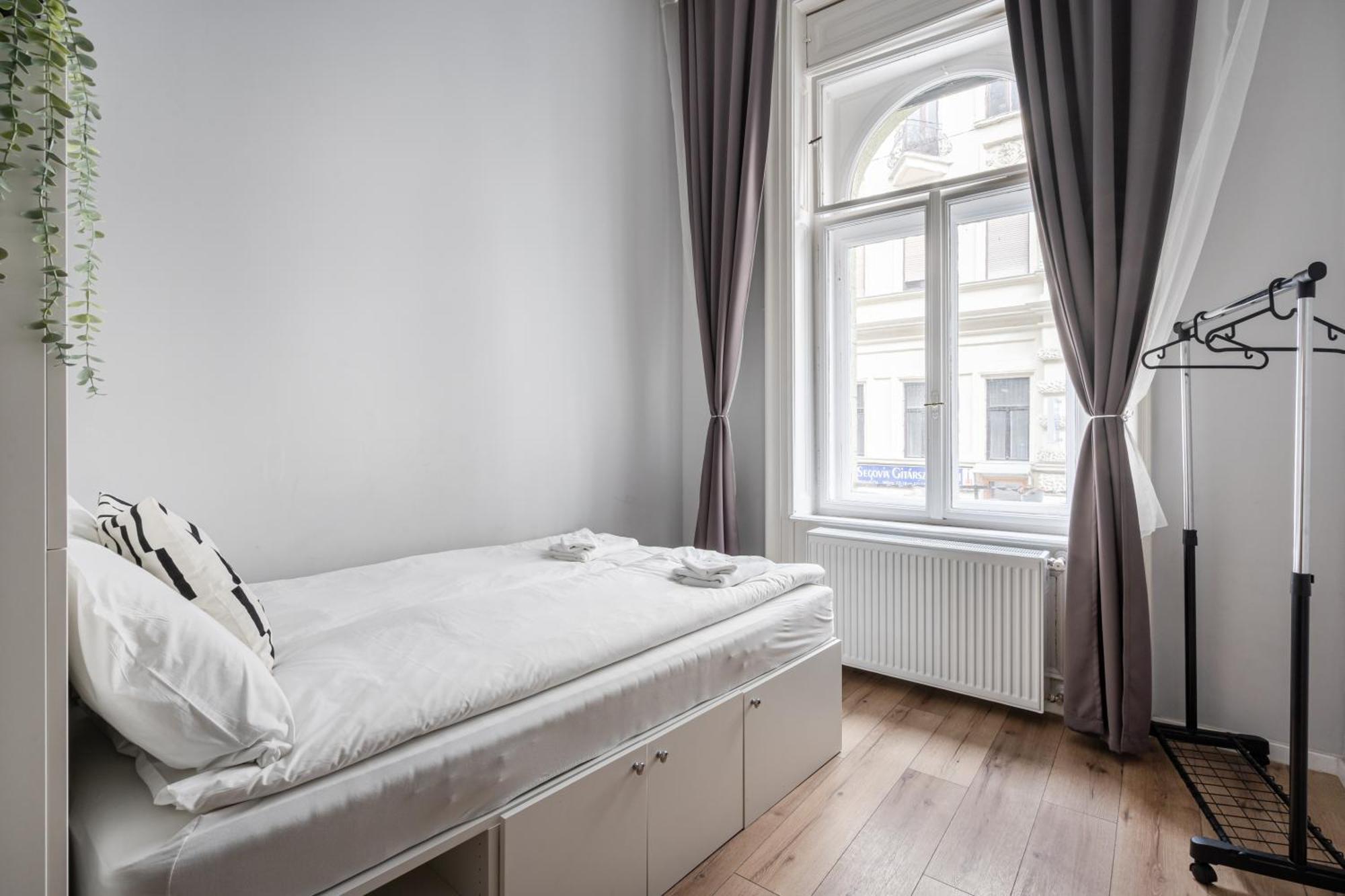 E32 - Oktogon Panorama Suite - Best Location - By Bqa Apartament *